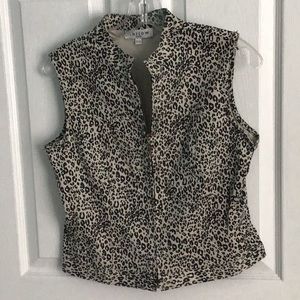 Harlow Women’s Cheetah Print Zip-Up Vest size Petite Small.
